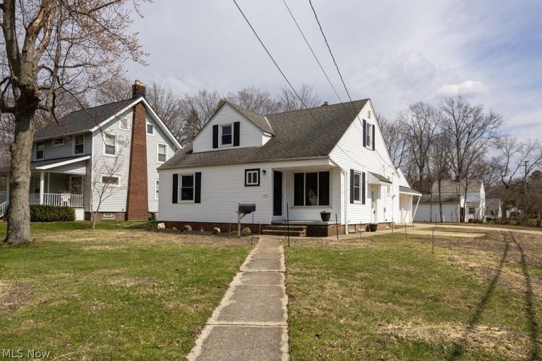 1639 Edgefield Road, Lyndhurst, OH, 44124