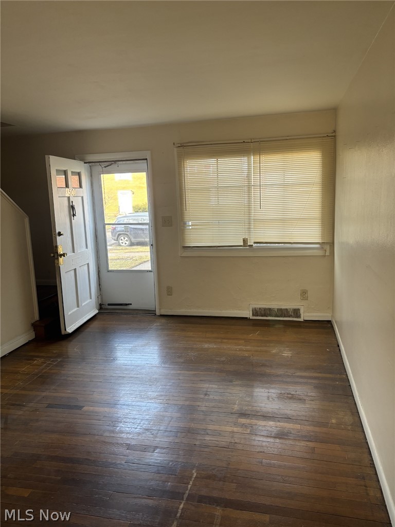 450 Kenwood Drive #D-12, Euclid, OH - Photo 3
