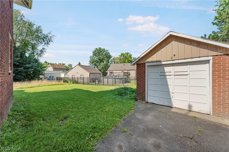 2409 Gilbert Avenue, Canton, OH - Photo 5