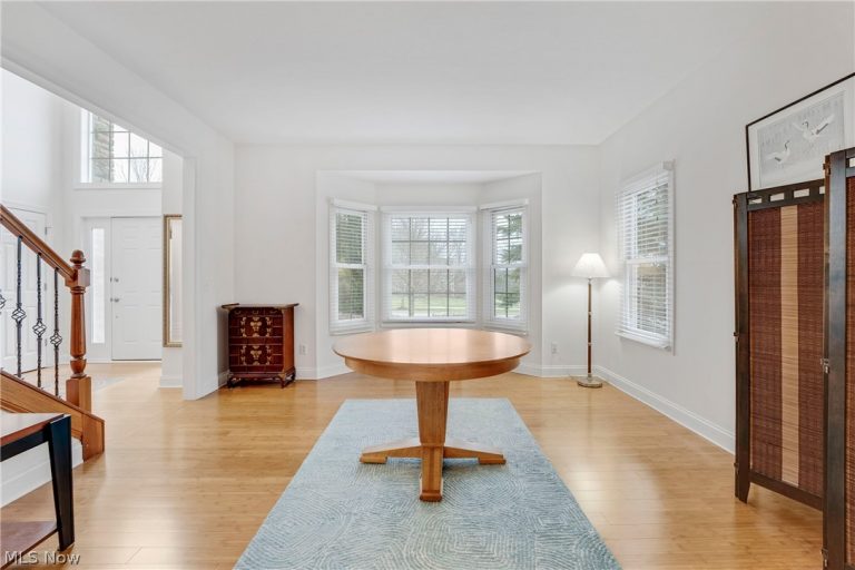 38595 Flanders Drive, Solon, OH - Photo 6