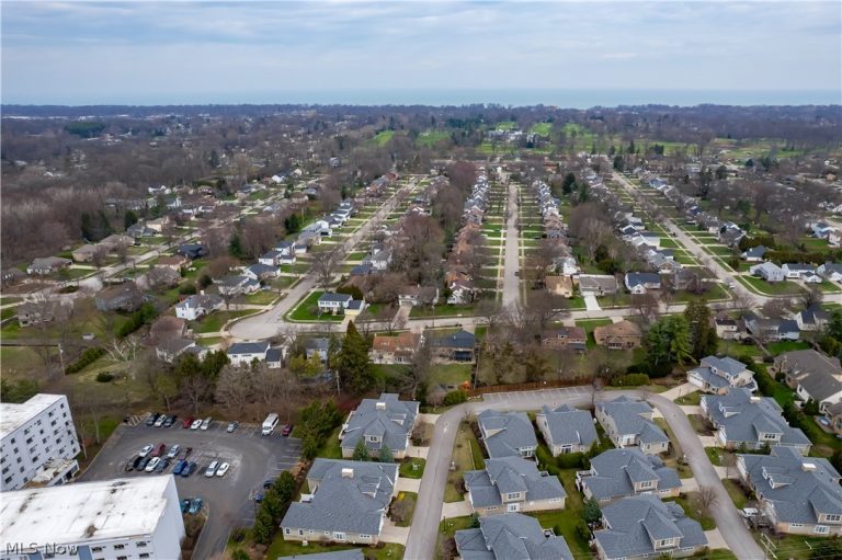 20 Somerset Drive, Rocky River, OH - Photo 3