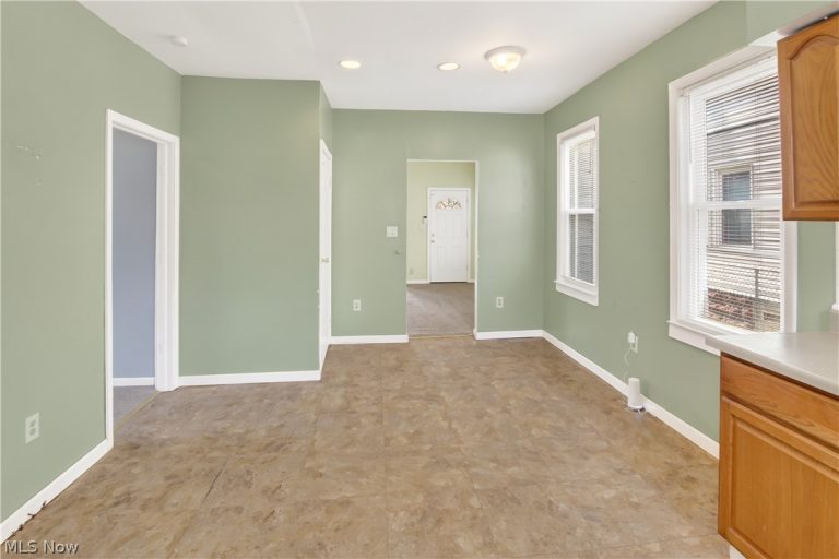 2010 Forestdale Avenue, Cleveland, OH - Photo 8