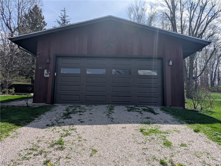228 Crowley Drive, Roseville, OH - Photo 5