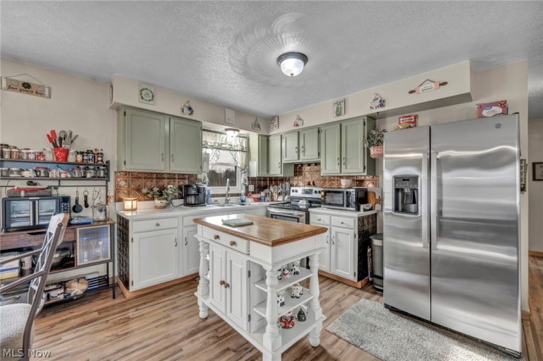 1540 Cinnamon Drive, West Salem, OH - Photo 8
