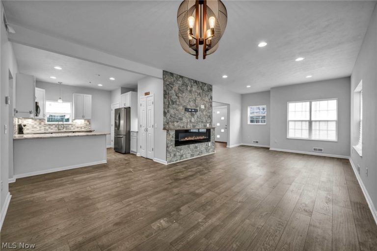 2145 Taylor Road, Cleveland Heights, OH - Photo 5