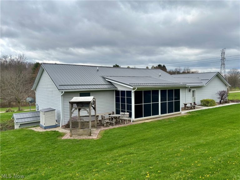 7231 Bluebird Road, East Canton, OH - Photo 5