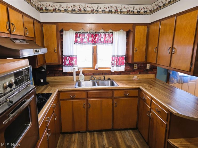 3839 Valacamp, Warren, OH - Photo 8