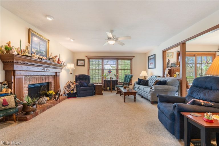 4381 Golden Eagle Road, Massillon, OH - Photo 8