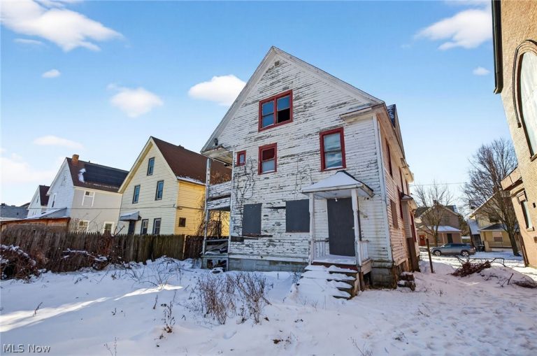 3104 Woodbridge Avenue, Cleveland, OH - Photo 4