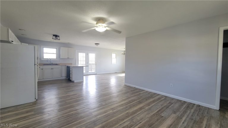 105 Woodcrest Lane, Marietta, OH - Photo 3