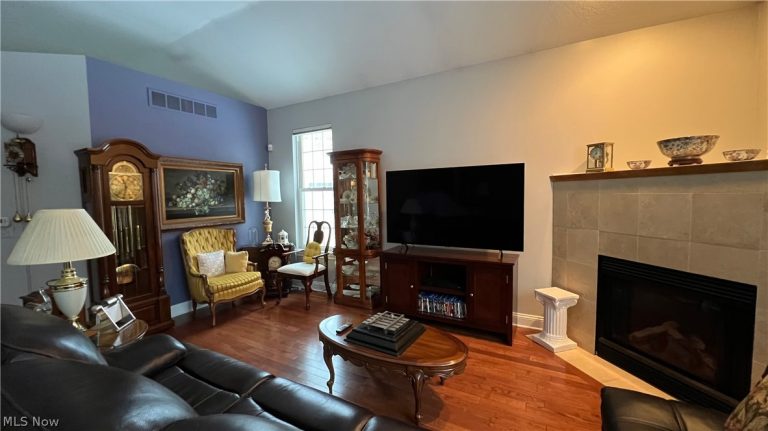 26727 Rue Saint Anne Court, Warrensville Heights, OH - Photo 5