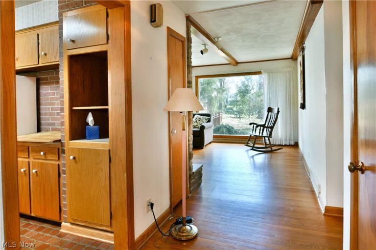 2521 Jennifer Drive, Poland, OH - Photo 4