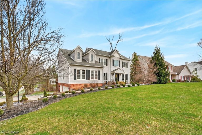 7582 Wilton Lane, North Royalton, OH - Photo 2