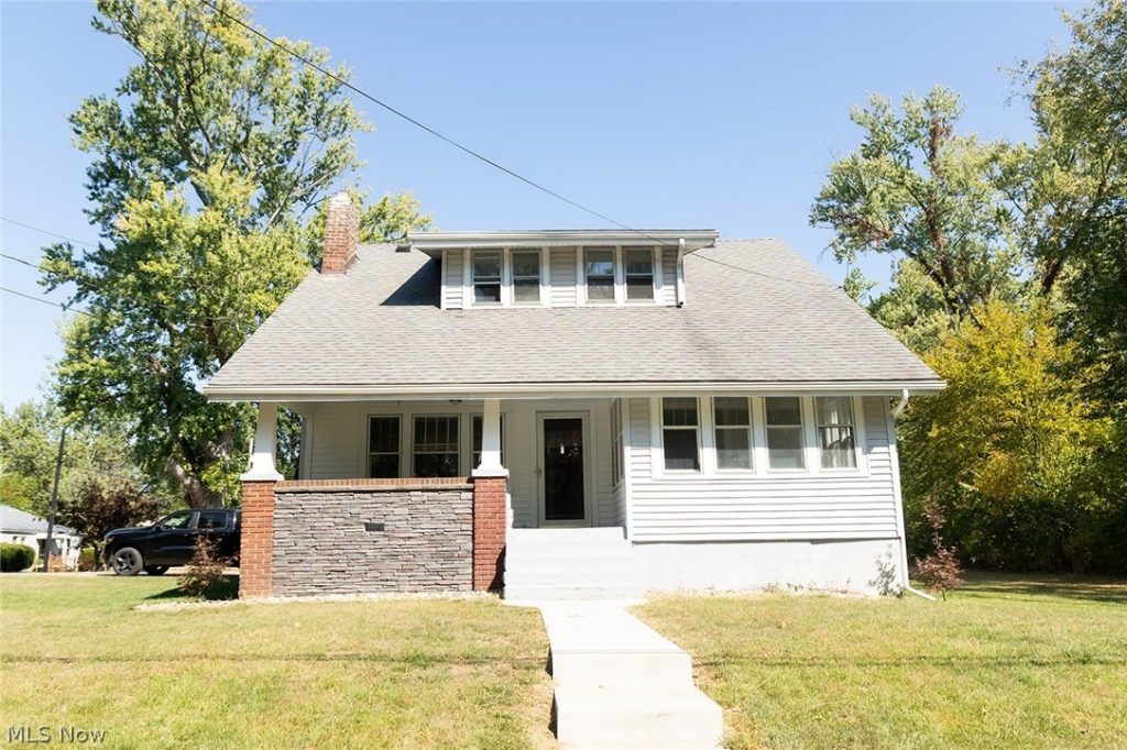 2941 Old Home Road, Akron, OH