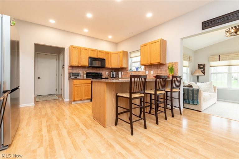 2703 Walton Boulevard, Twinsburg, OH - Photo 8