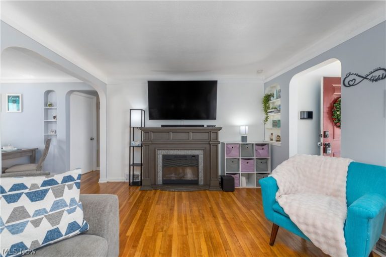 9109 Ansonia Avenue, Brooklyn, OH - Photo 8