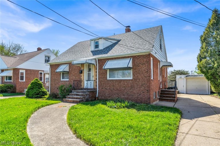 226 242nd Street, Euclid, OH - Photo 2