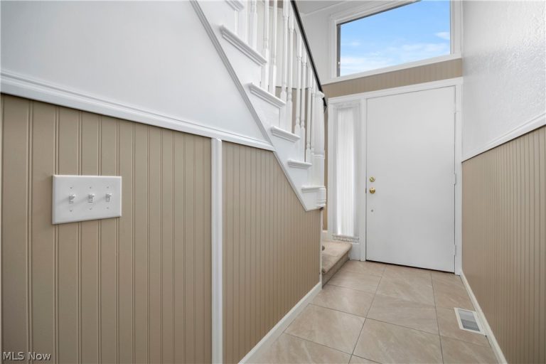 4559 Oakhill Boulevard, Amherst, OH - Photo 6