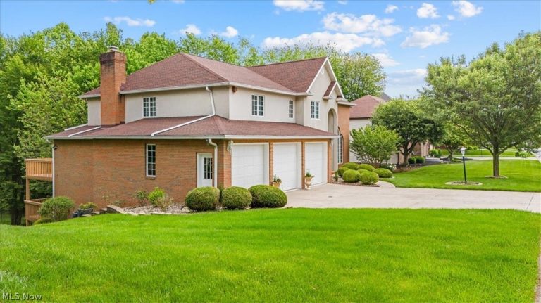 1405 Greenmont Hills Drive, Vienna, WV - Photo 3