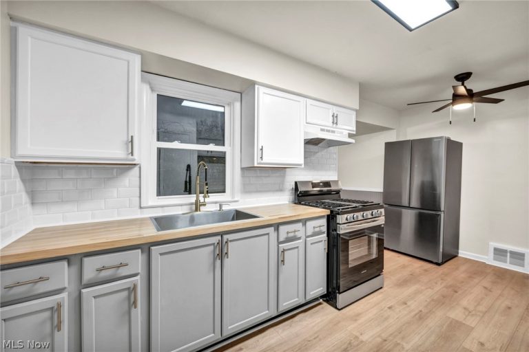 20801 Morris Avenue, Euclid, OH - Photo 8