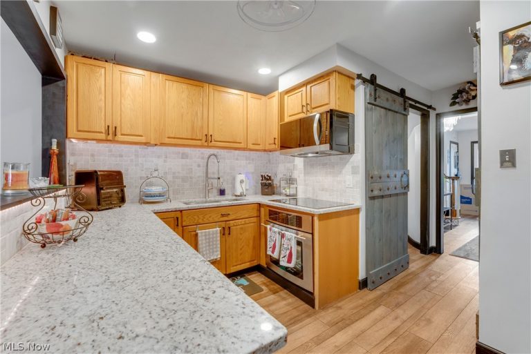 13 Meadowlawn Drive ##2, Mentor, OH - Photo 8