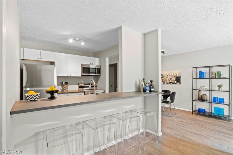 10526 Clifton Boulevard #203, Cleveland, OH - Photo 3