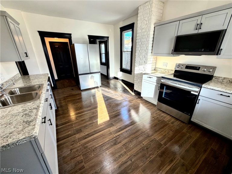 1529 Stark Avenue, Canton, OH - Photo 3