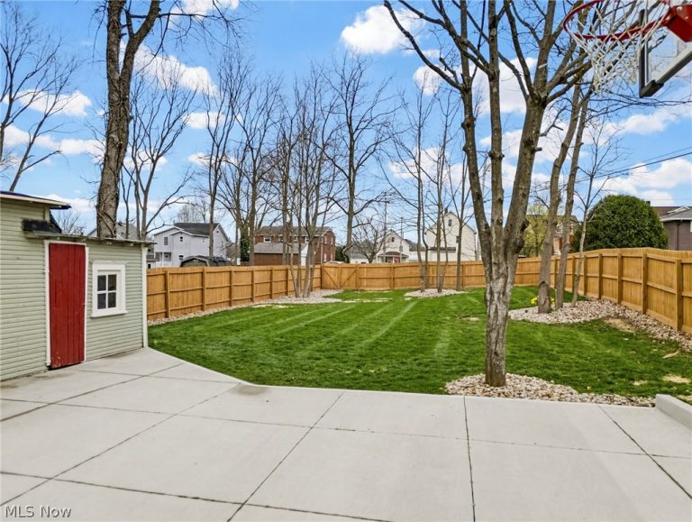 208 Bachtel Street, North Canton, OH - Photo 8