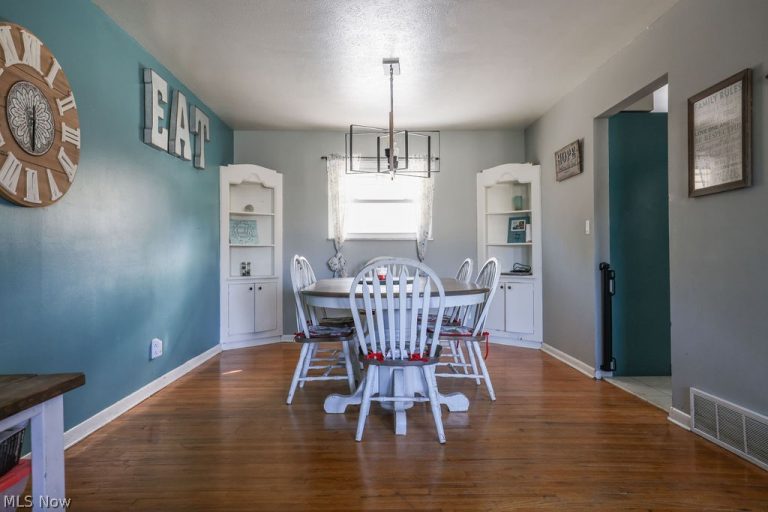 6787 Anthony Lane, Parma Heights, OH - Photo 6