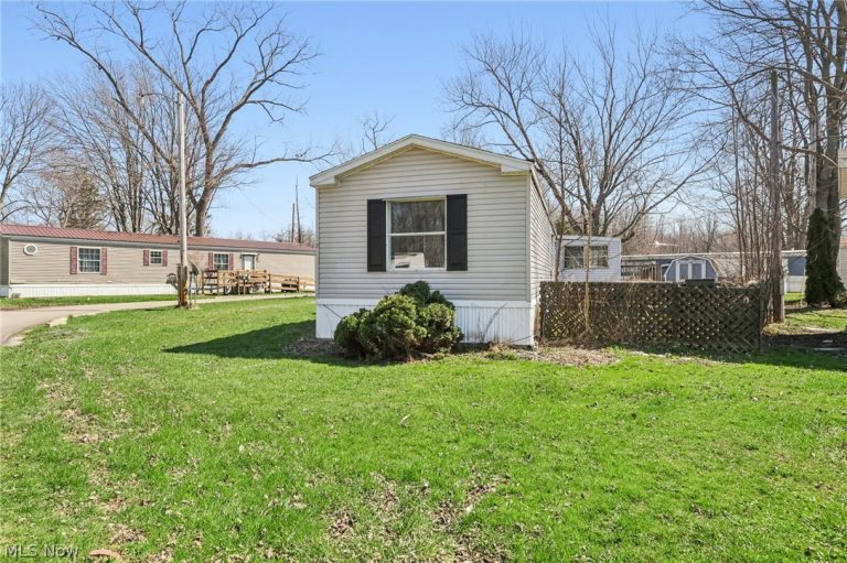 6800 Lake Road #21, Geneva, OH - Photo 3