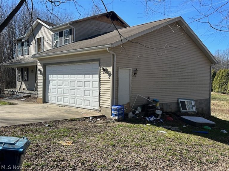 1981 Rolling Meadows Lane, Akron, OH - Photo 8