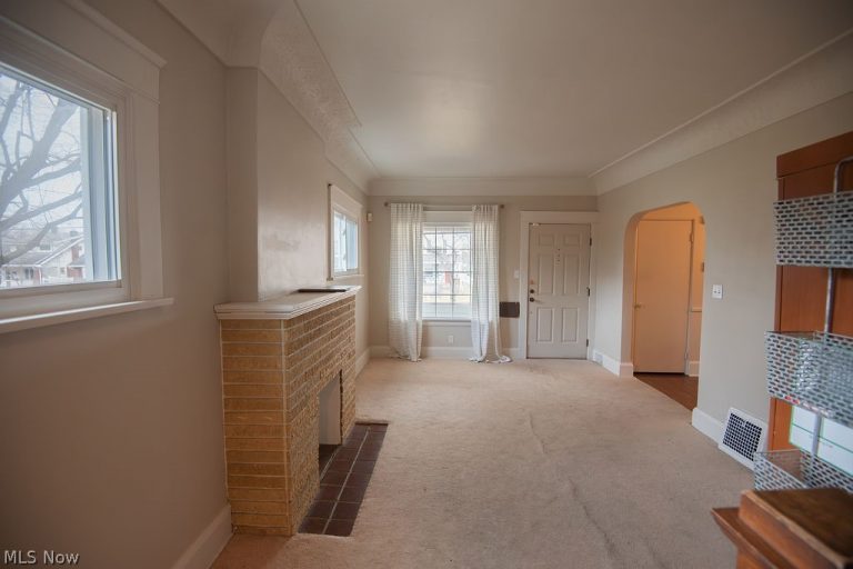 84 Hazelwood Avenue, Youngstown, OH - Photo 2