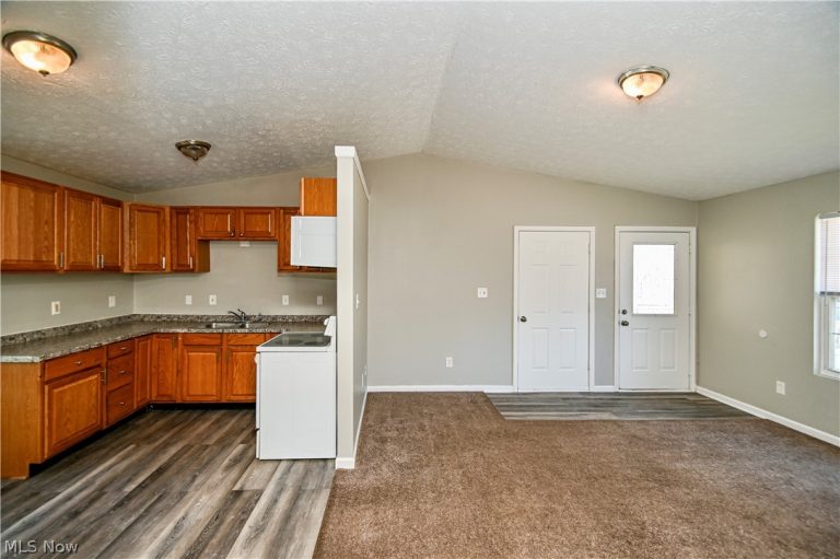 1240 Waterloo Road, Akron, OH - Photo 2