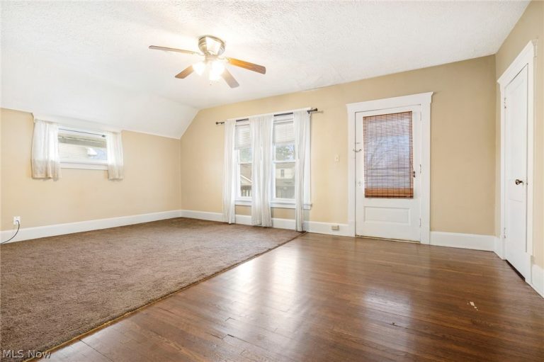 2112 Iris Court, Canton, OH - Photo 8