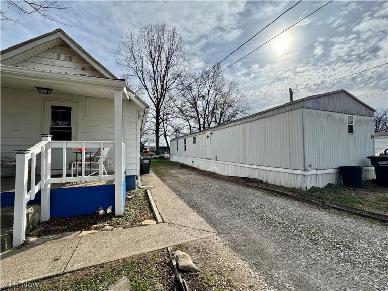 969 Linn Street, Coshocton, OH - Photo 3