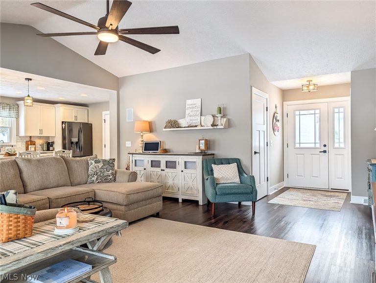 546 Mohawk Drive, Malvern, OH - Photo 6