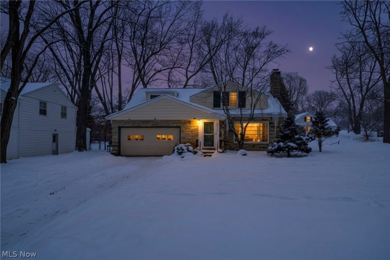 1531 Burlington Road, Cleveland Heights, OH - Photo 2