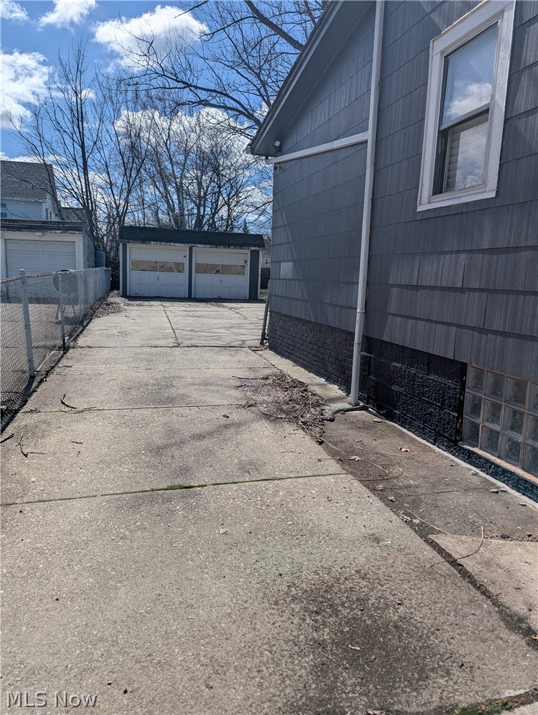 16010 Arcade Avenue, Cleveland, OH - Photo 3