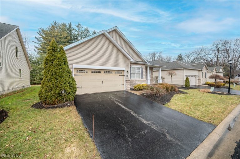 30 Barnstone Lane #18, Canfield, OH - Photo 2