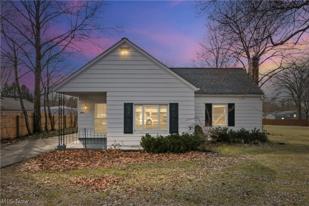 4544 Fishcreek Road, Stow, OH
