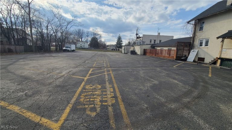 3503 Southern Boulevard, Youngstown, OH - Photo 3