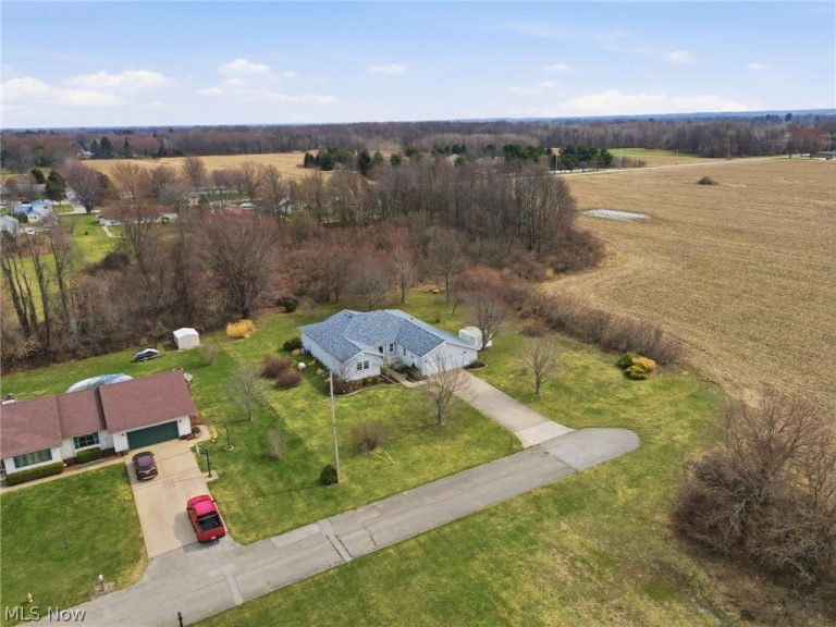28 Lake Park Road, Conneaut, OH - Photo 4