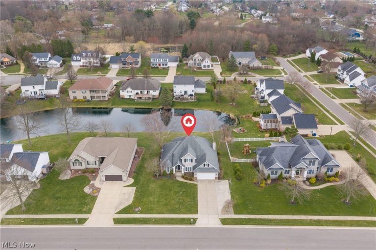 4387 Ridge View Drive, Uniontown, OH - Photo 2