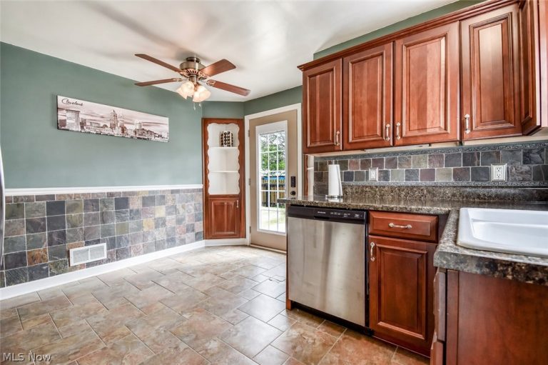 1731 Silver Street, Wickliffe, OH - Photo 6