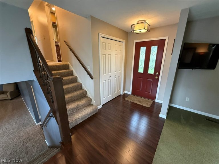 3135 Circleview Drive, Dover, OH - Photo 2