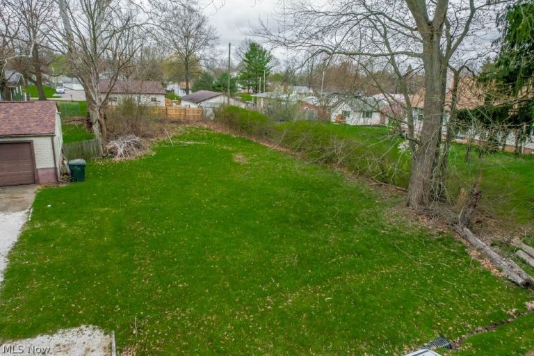 000 Meadowbrook Avenue, Alliance, OH - Photo 2