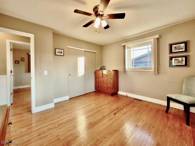 4402 Whited Drive, Vienna, WV - Photo 8