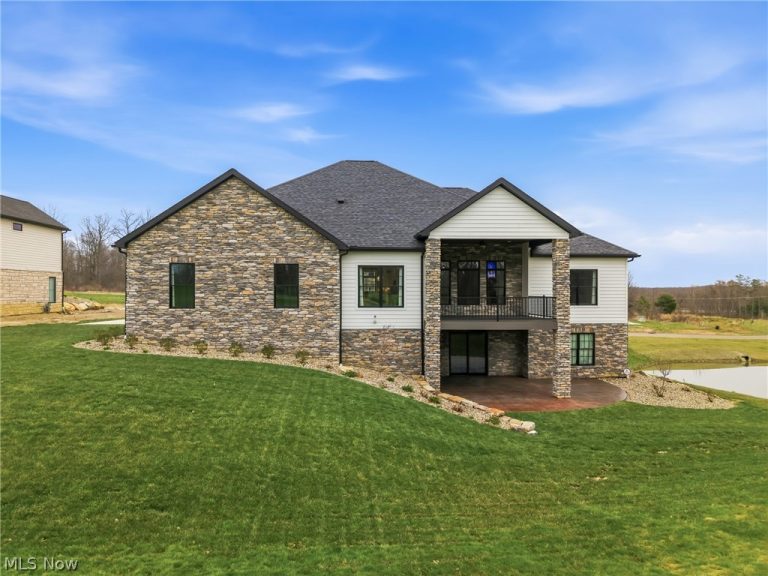 6879 Kyle Ridge Pointe, Canfield, OH - Photo 8