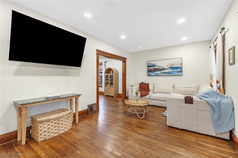 4311 Behrwald Avenue, Cleveland, OH - Photo 2