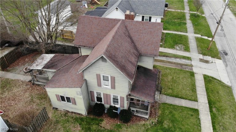 74 Whitney Avenue, Shelby, OH - Photo 2